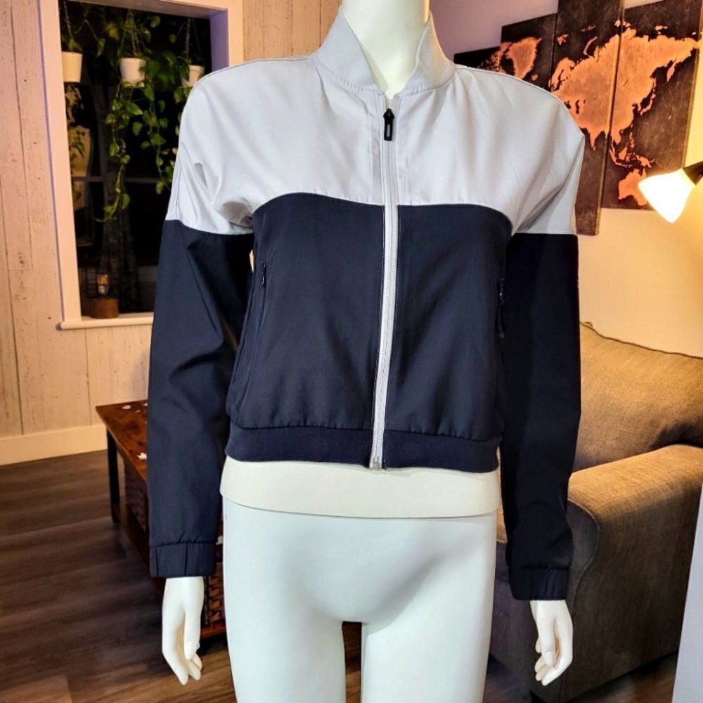 ADIDAS - Performance Woven croptop Jacket W Ivory Black